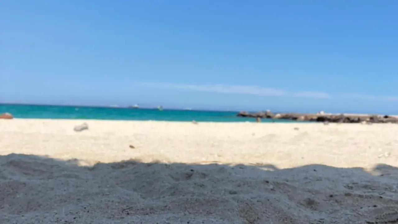Soft sand, El Caimancito Beach. 