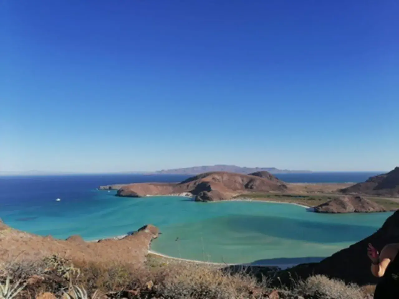 Seas and hills, the privileged geography of La Paz, Baja California.